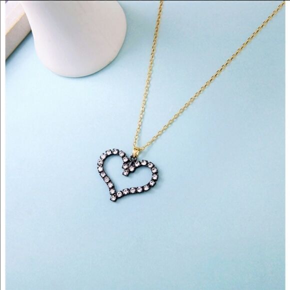 Heart shaped rhinestone gold plated necklace - Picture 1 of 5